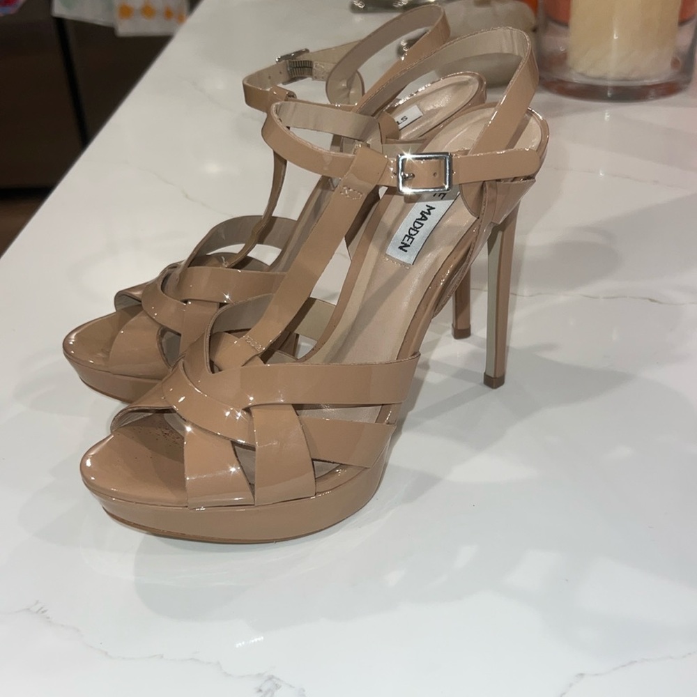 Steve madden Faline heels patent leather nude/beige size 8.5